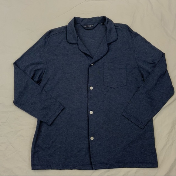 Hart Schaffner Marx Navy Blue Long Sleeve Button Up Sleepwear Shirt S or XL
New - Picture 10 of 16